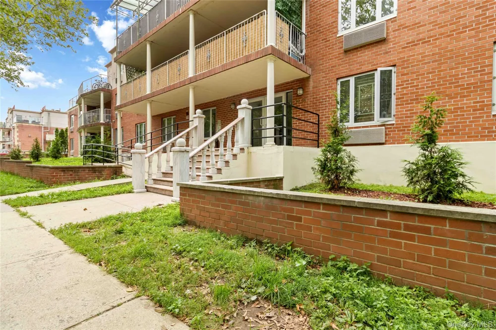 6434 Grand Central Parkway #1E Forest Hills, NY 11375