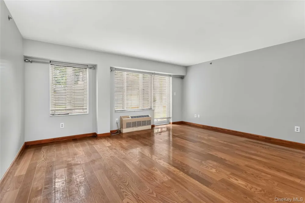 6434 Grand Central Parkway #1E Forest Hills, NY 11375