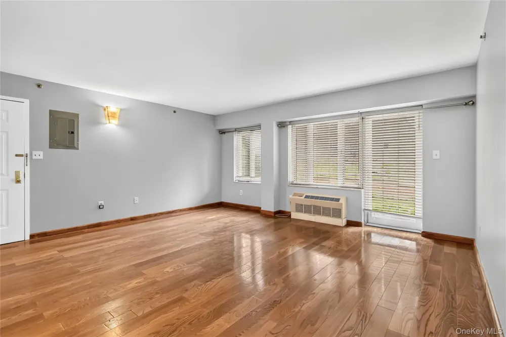 6434 Grand Central Parkway #1E Forest Hills, NY 11375