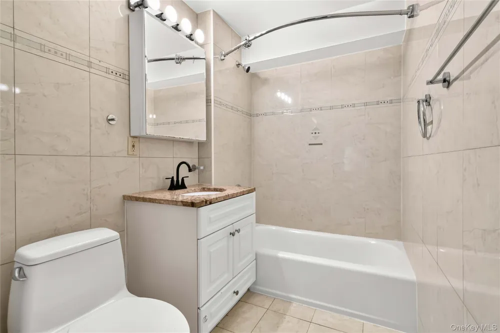 6434 Grand Central Parkway #1E Forest Hills, NY 11375