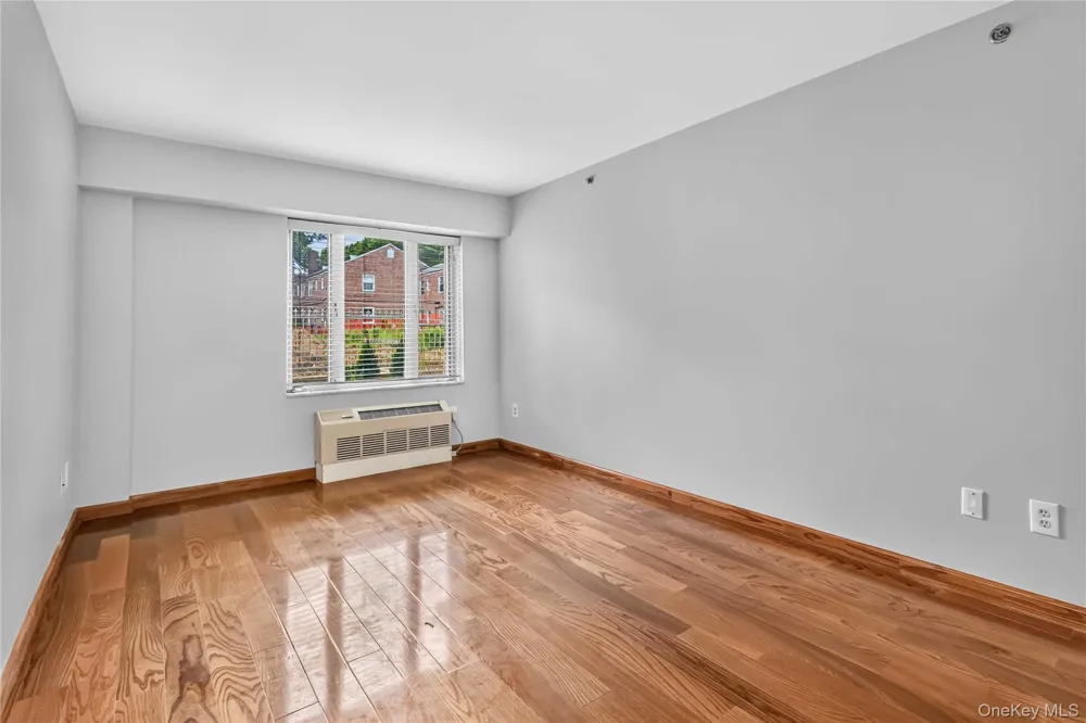6434 Grand Central Parkway #1E Forest Hills, NY 11375