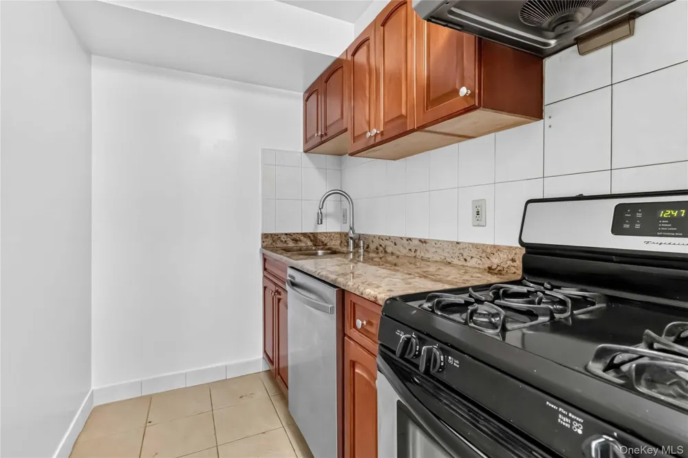 6434 Grand Central Parkway #1E Forest Hills, NY 11375