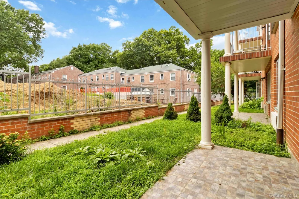 6434 Grand Central Parkway #1E Forest Hills, NY 11375