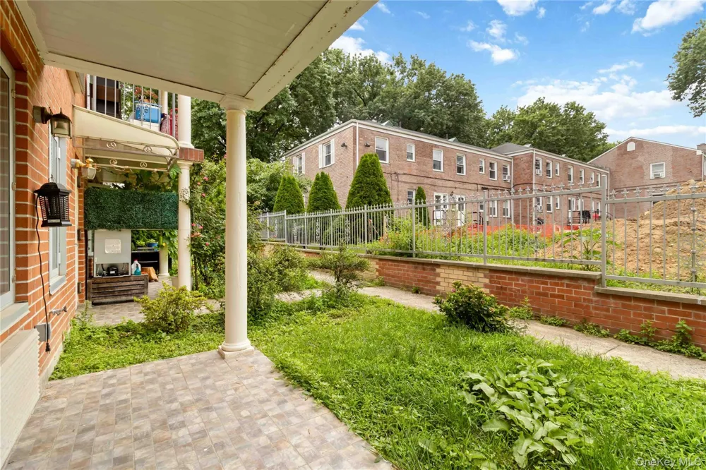 6434 Grand Central Parkway #1E Forest Hills, NY 11375