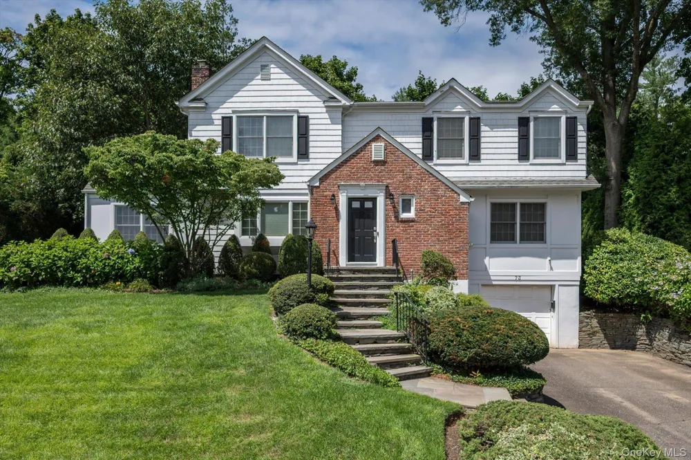 73 Revere Road East Hills, NY 11577