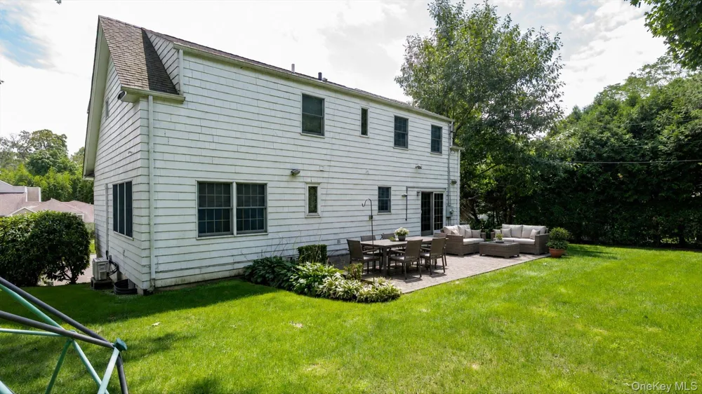 73 Revere Road East Hills, NY 11577