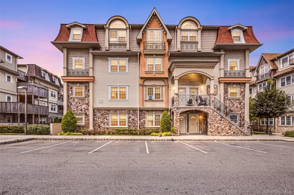 16 Elm Street #301 Spring Valley, NY 10977