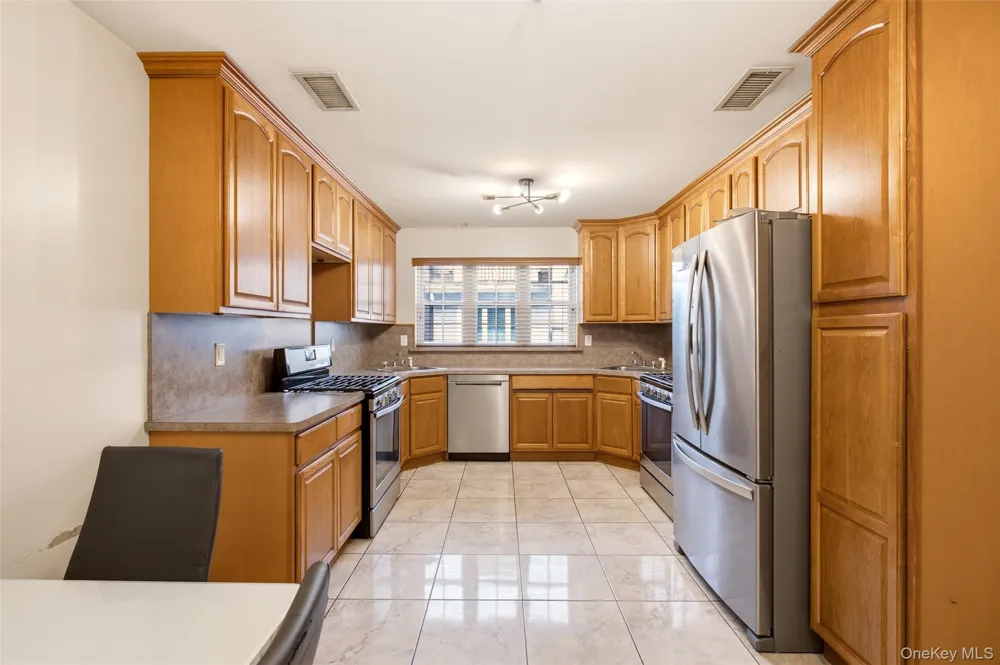 16 Elm Street #301 Spring Valley, NY 10977