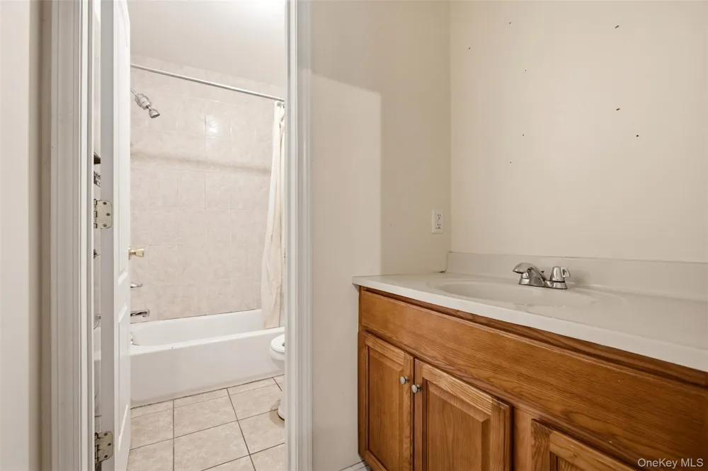 16 Elm Street #301 Spring Valley, NY 10977