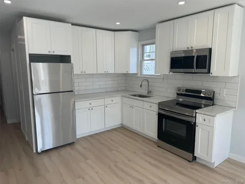 34 Bush Avenue #2R