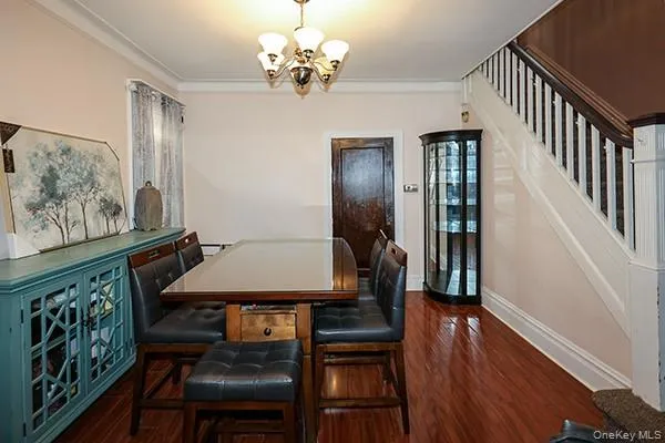 7333 71st Place Glendale, NY 11385