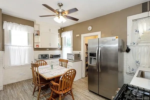 7333 71st Place Glendale, NY 11385