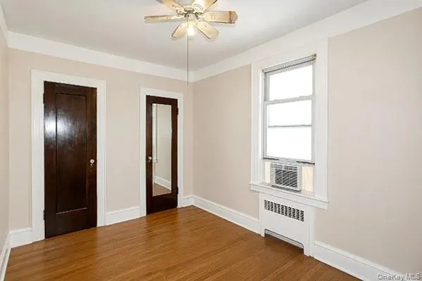 7333 71st Place Glendale, NY 11385