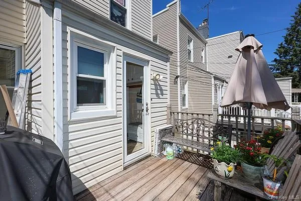 7333 71st Place Glendale, NY 11385