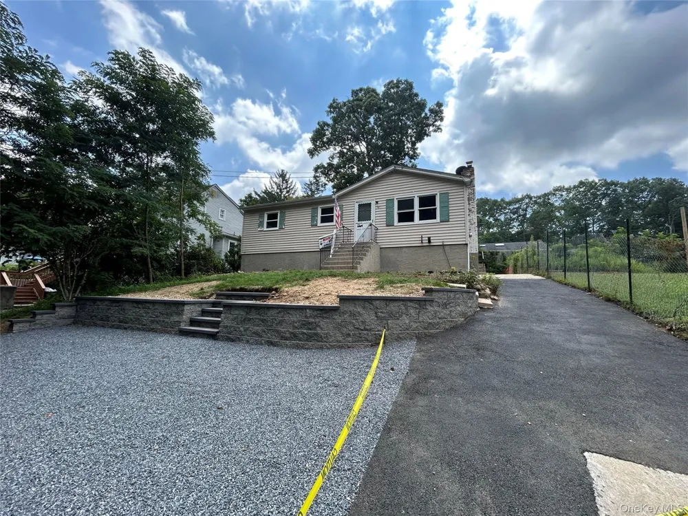 142 New York Avenue Sound Beach, NY 11789