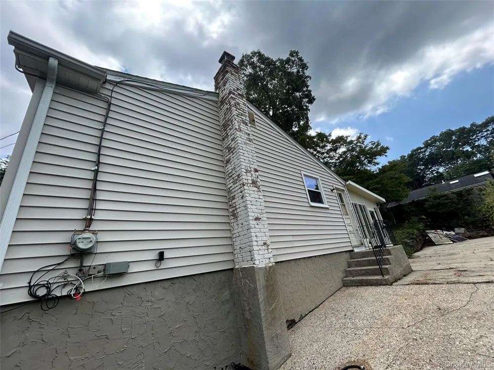 142 New York Avenue Sound Beach, NY 11789