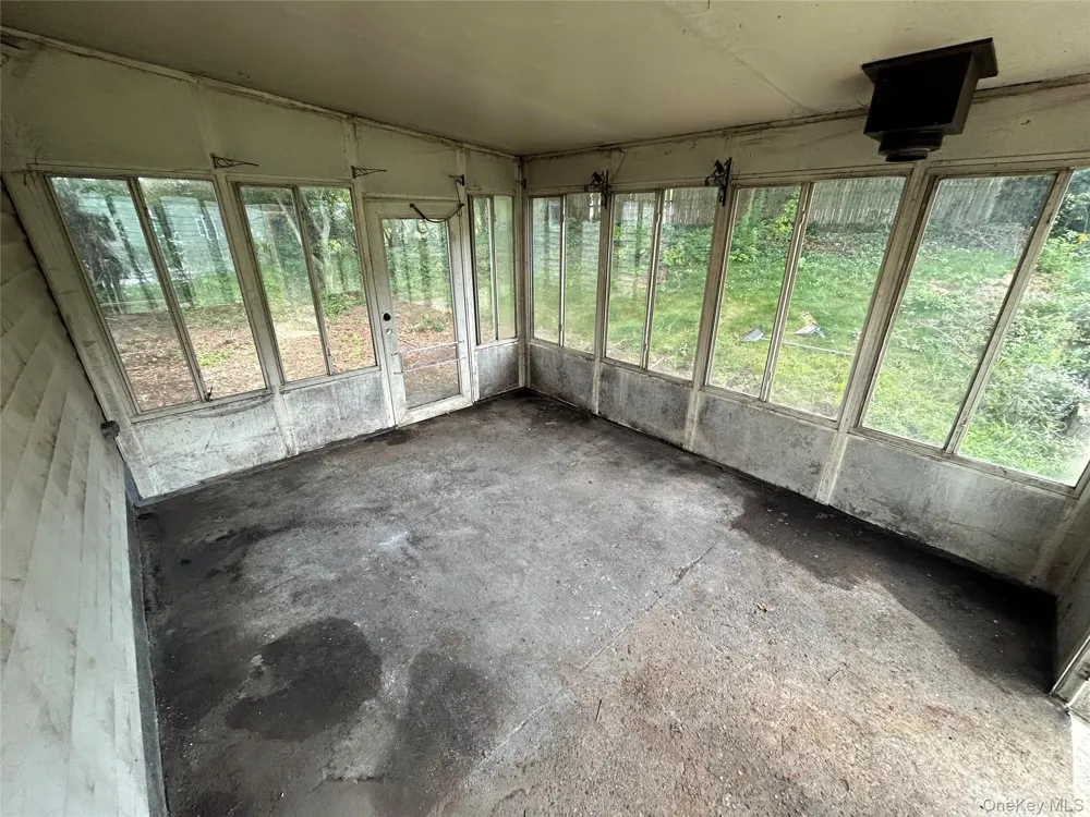 142 New York Avenue Sound Beach, NY 11789
