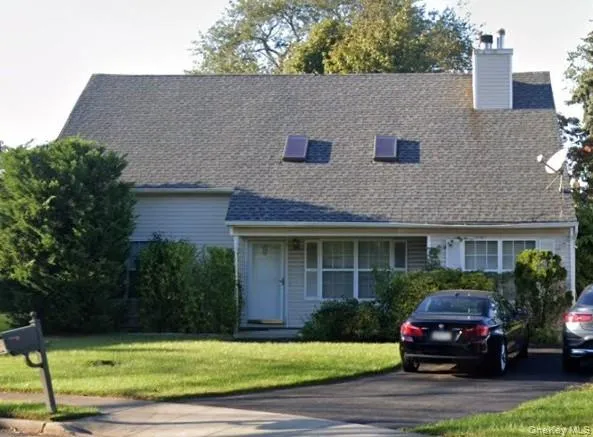 23 Chris Matt Court Bay Shore, NY 11706