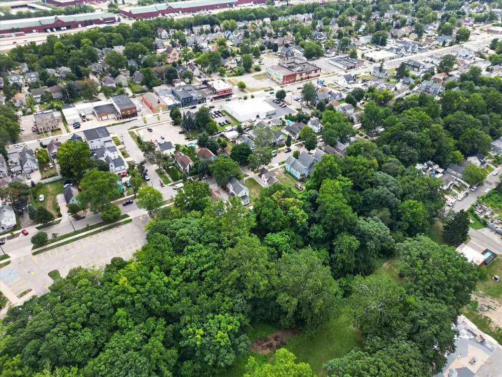 851 Oakland Avenue SW Grand Rapids, MI 49503