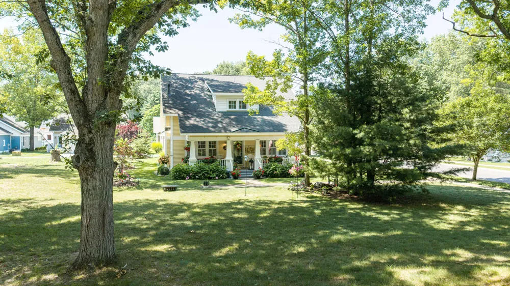 26 Kenneth Street Pentwater, MI 49449