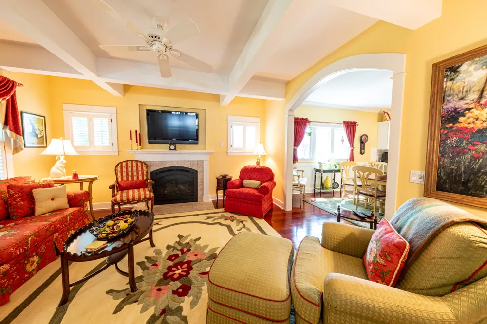 26 Kenneth Street Pentwater, MI 49449