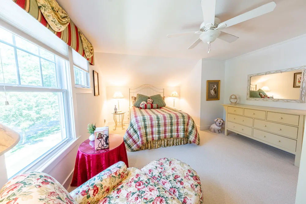 26 Kenneth Street Pentwater, MI 49449