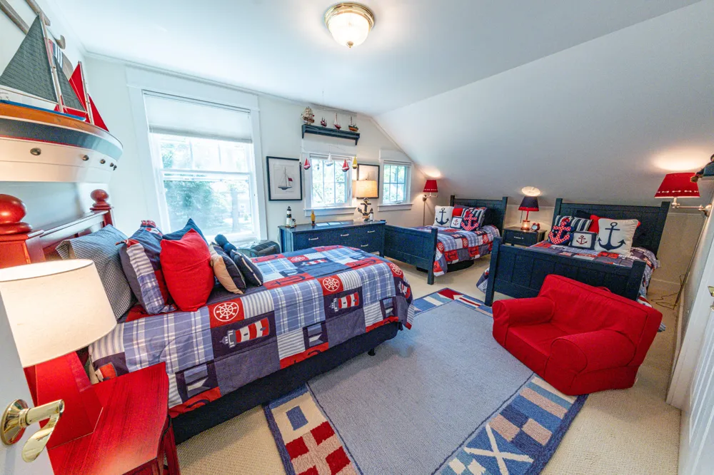 26 Kenneth Street Pentwater, MI 49449