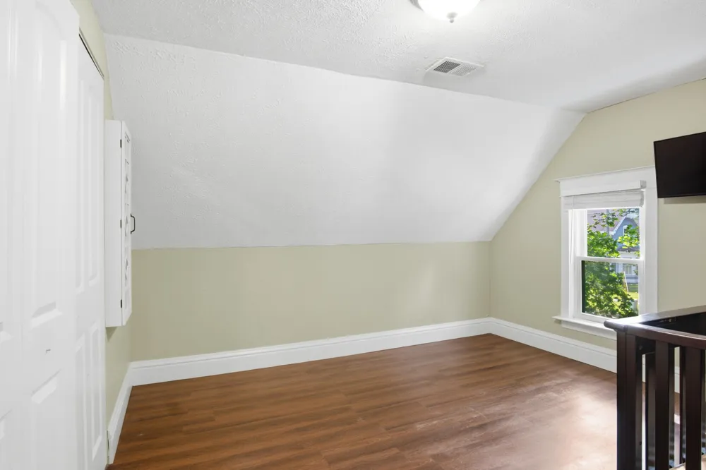 314 E Coffren Avenue Greenville, MI 48838