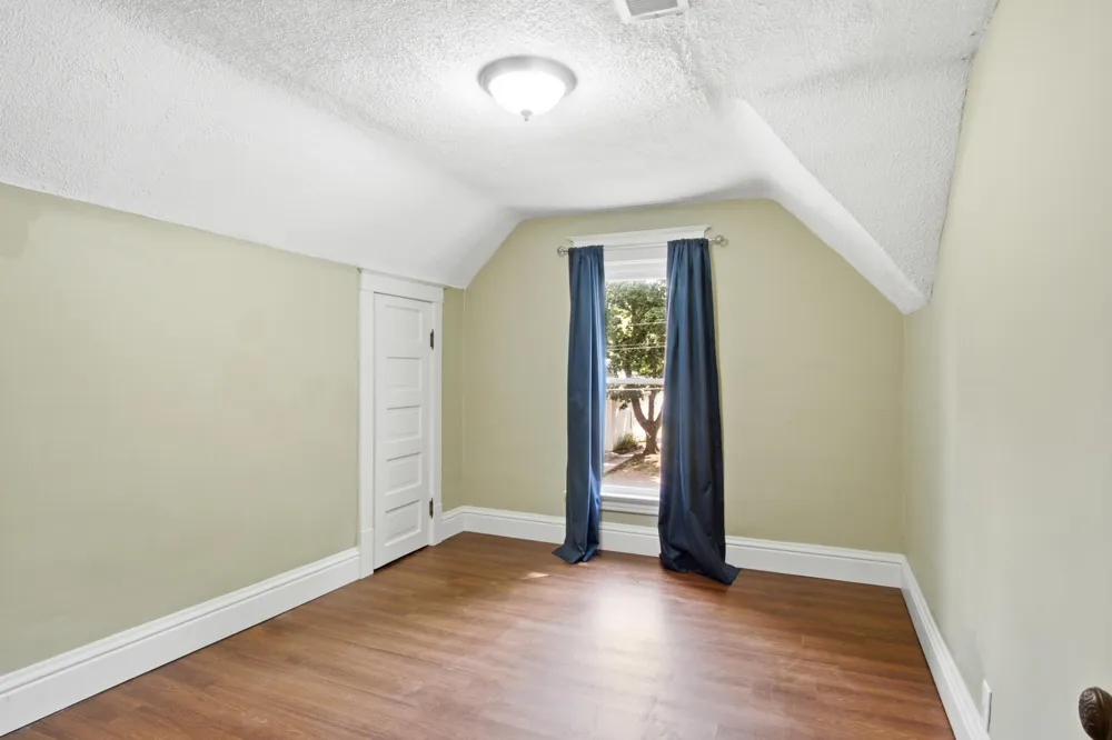 314 E Coffren Avenue Greenville, MI 48838