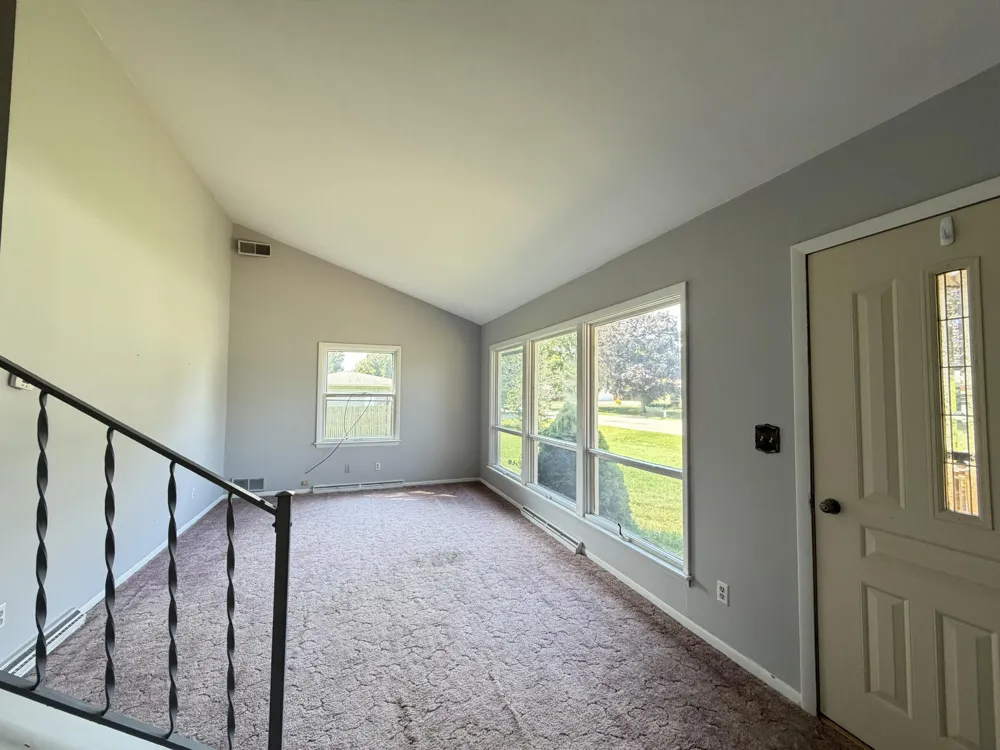 404 Reinberg Avenue Scottville, MI 49454