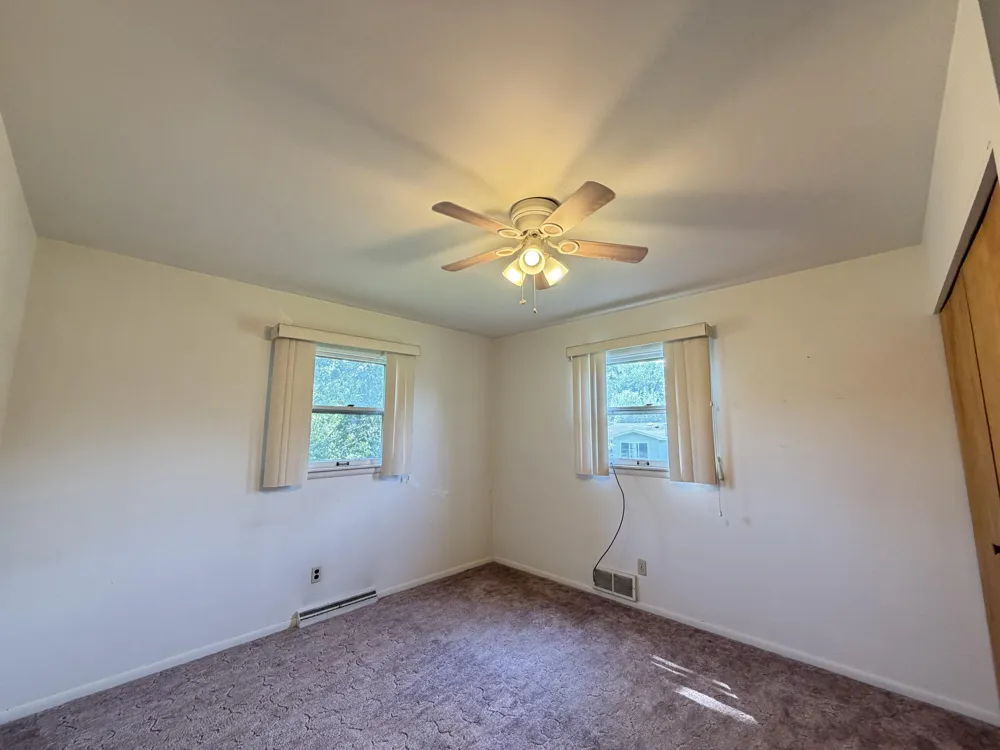 404 Reinberg Avenue Scottville, MI 49454