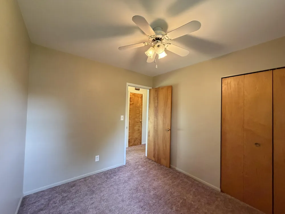 404 Reinberg Avenue Scottville, MI 49454