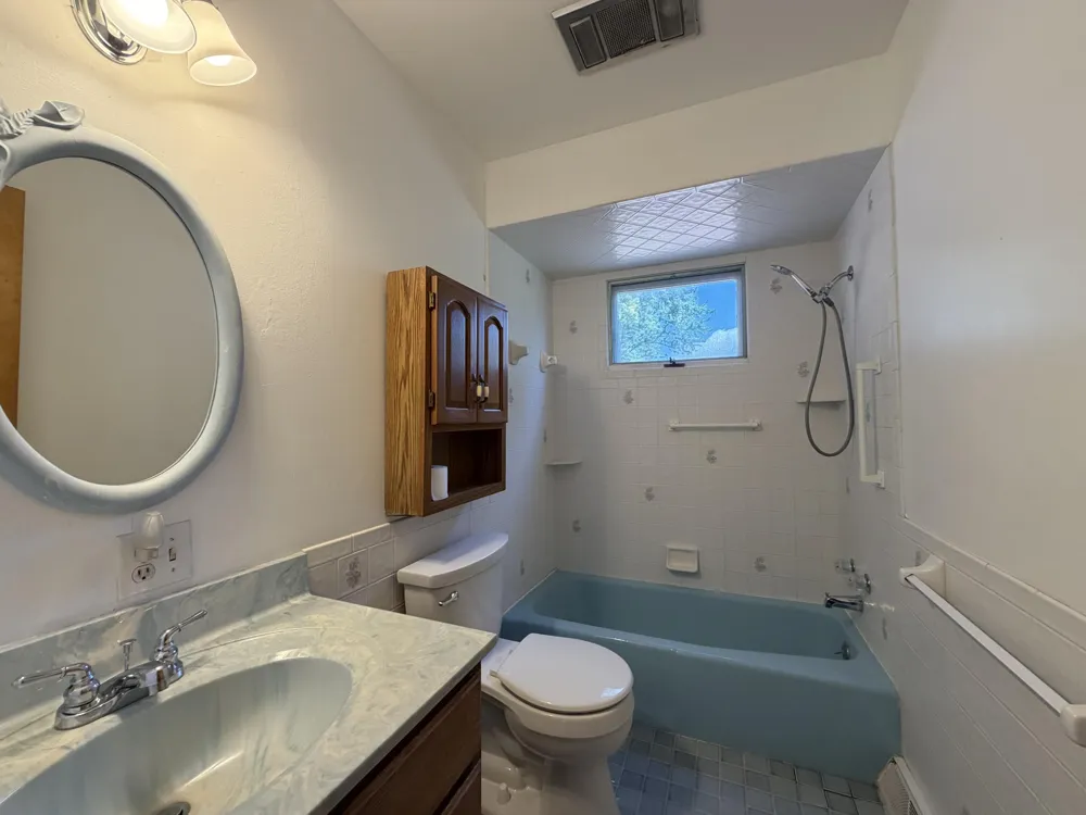 404 Reinberg Avenue Scottville, MI 49454