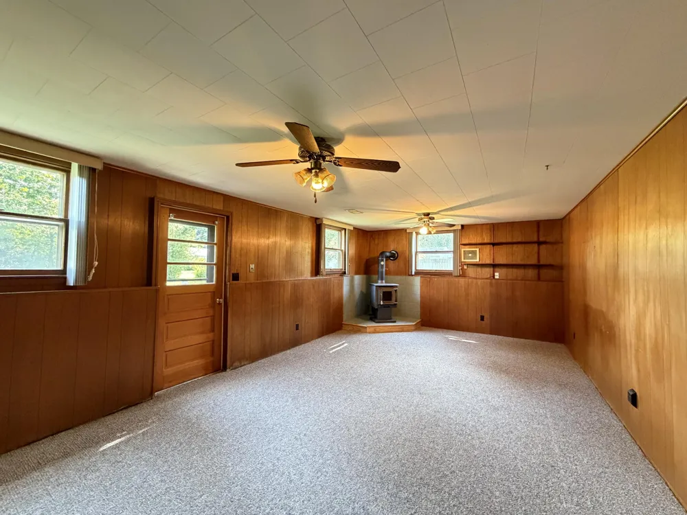 404 Reinberg Avenue Scottville, MI 49454