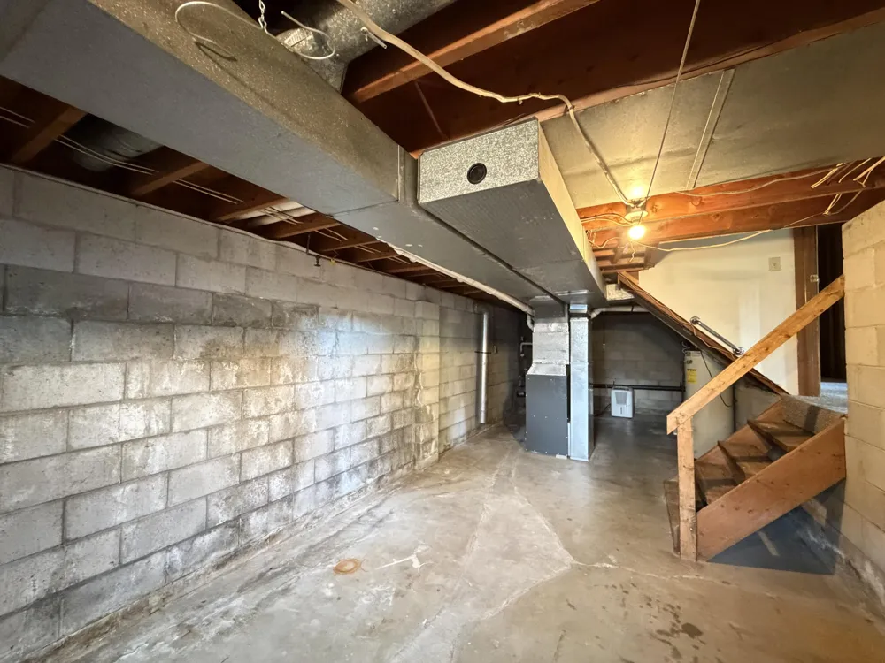 404 Reinberg Avenue Scottville, MI 49454