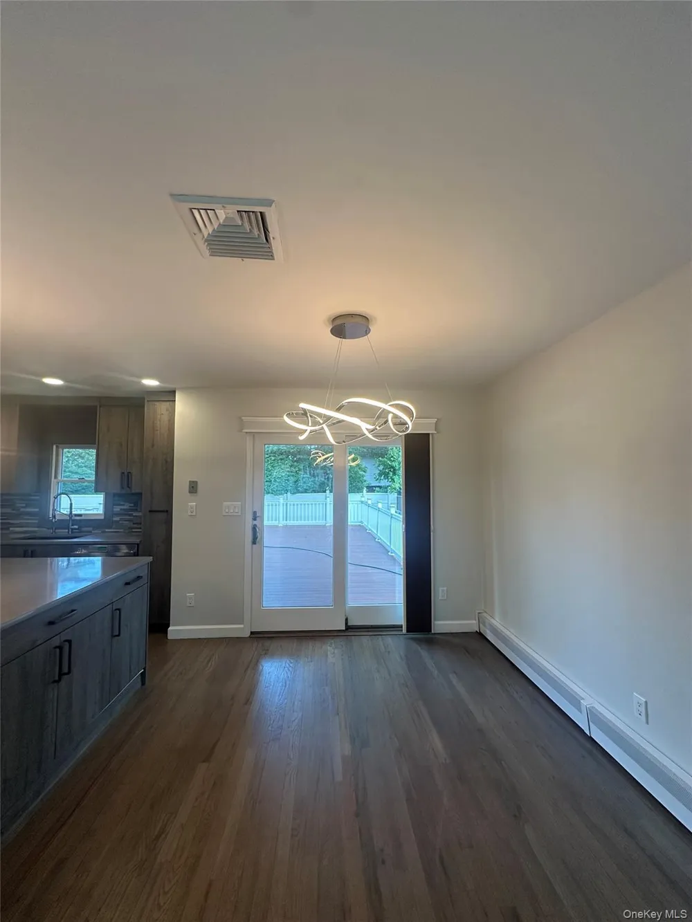 25 Cumberland Road Jericho, NY 11753