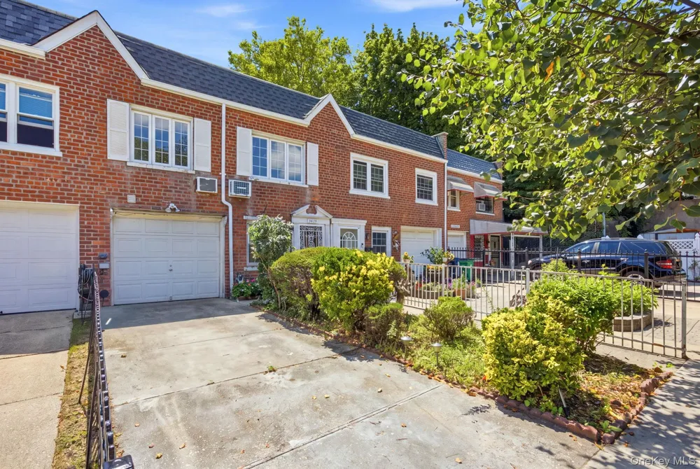 100-06 133rd Avenue Ozone Park, NY 11417
