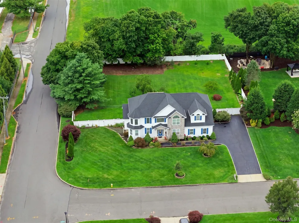 2 Sherwood Drive Shoreham, NY 11786
