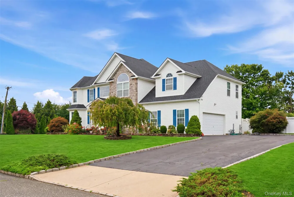 2 Sherwood Drive Shoreham, NY 11786