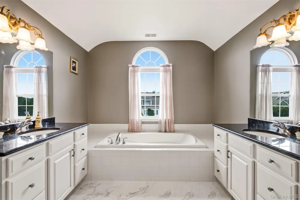 2 Sherwood Drive Shoreham, NY 11786