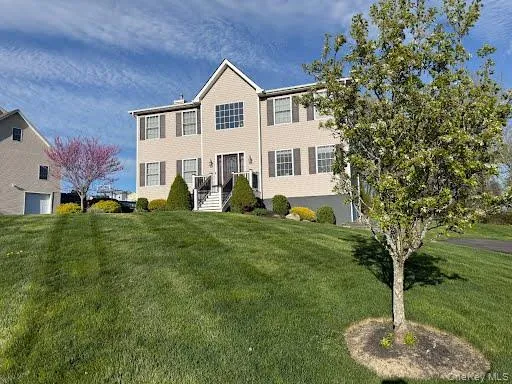 6 Apple Lane Highland, NY 12528