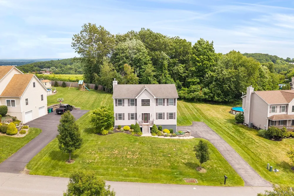 6 Apple Lane Highland, NY 12528