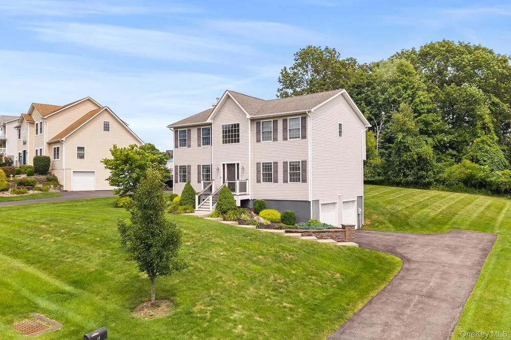6 Apple Lane Highland, NY 12528