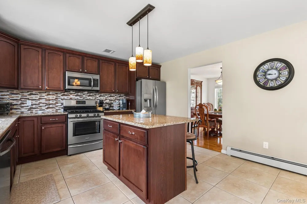6 Apple Lane Highland, NY 12528