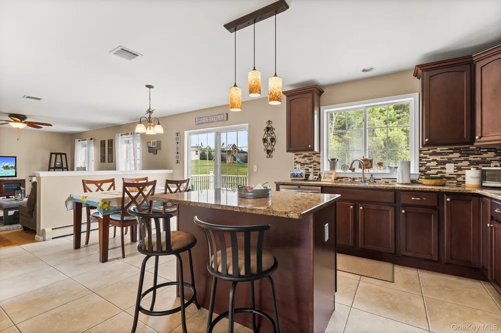 6 Apple Lane Highland, NY 12528
