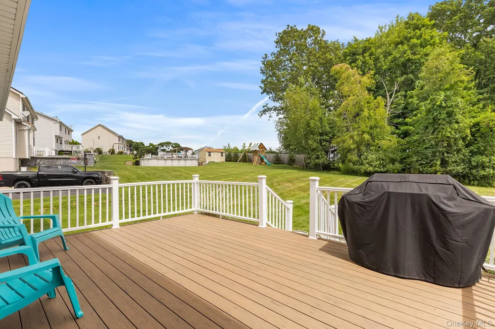 6 Apple Lane Highland, NY 12528