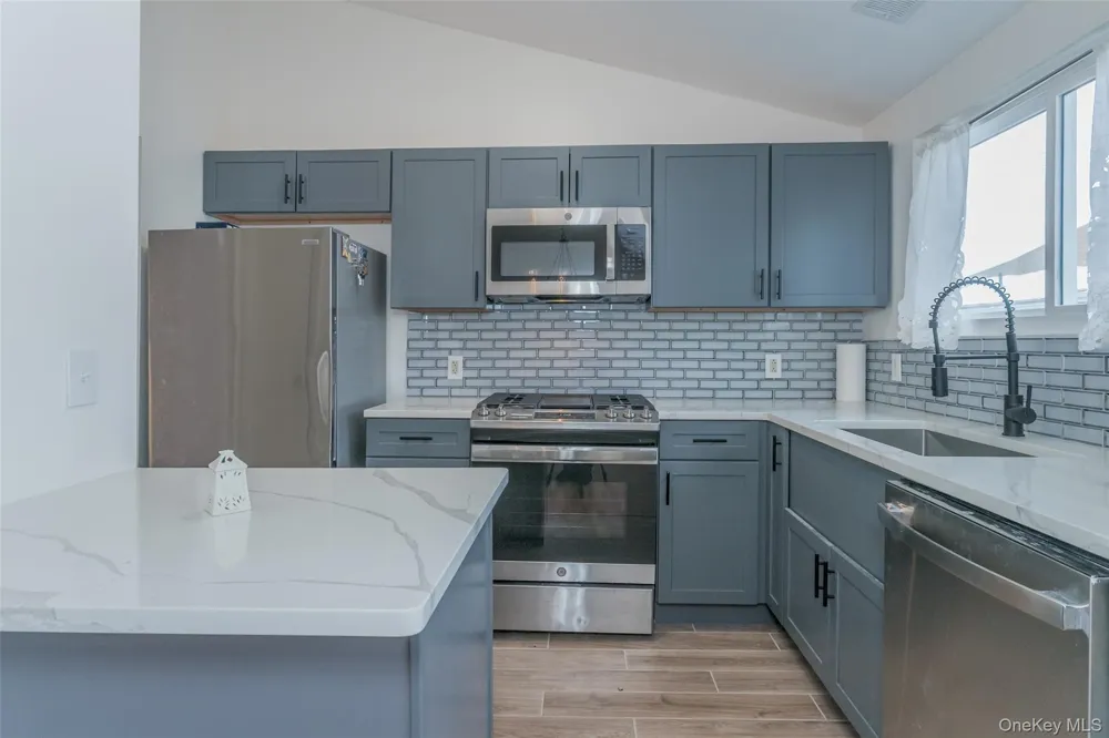 2113 Whispering Hills Chester, NY 10918