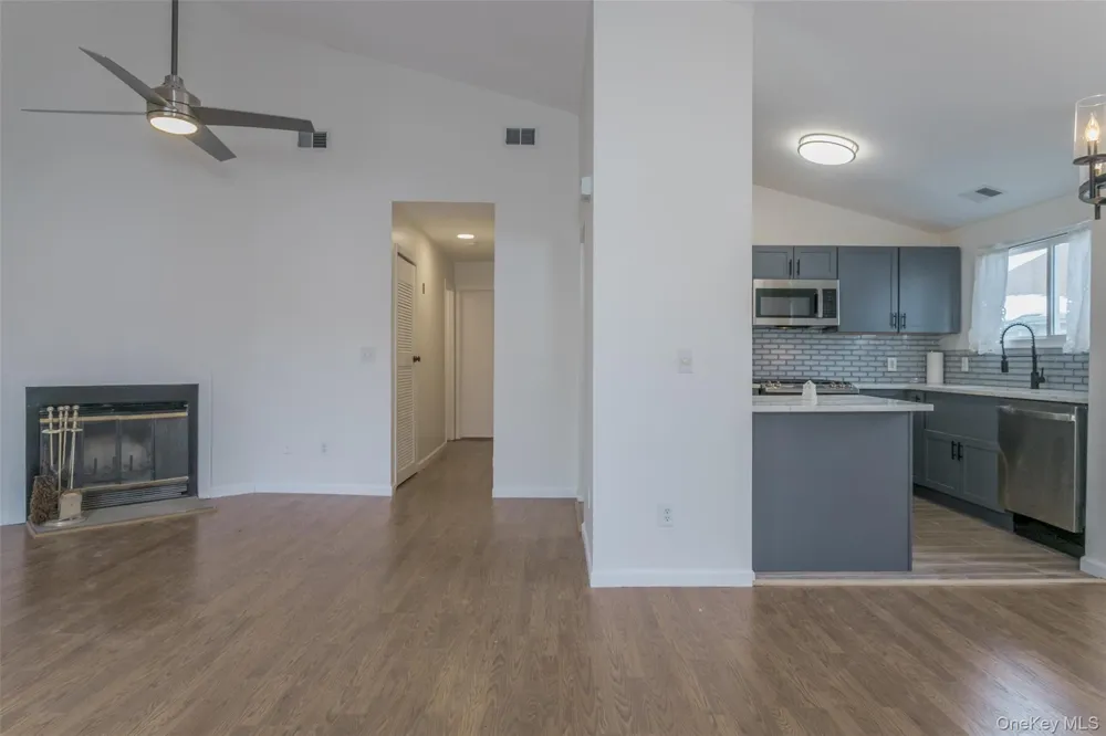 2113 Whispering Hills Chester, NY 10918
