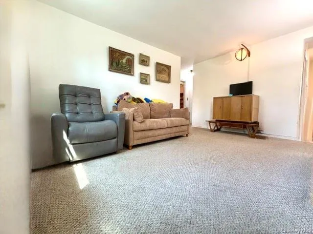 69-29 218th Street #Lower Bayside, NY 11364
