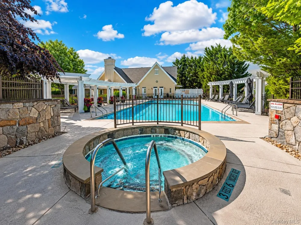 15 Doral Greens Drive E Rye Brook, NY 10573
